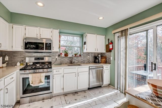 30 Dewitt Ln, Hillsborough Twp., NJ 08844