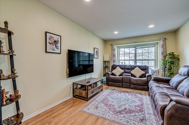 30 Dewitt Ln, Hillsborough Twp., NJ 08844