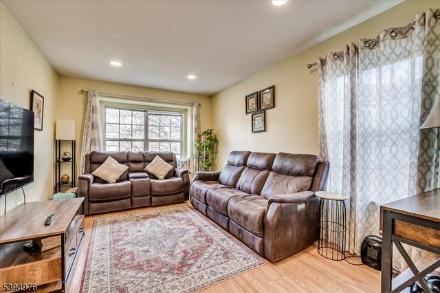 30 Dewitt Ln, Hillsborough Twp., NJ 08844