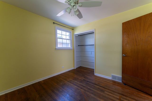 425 S Clarendon Avenue, Addison, IL 60101