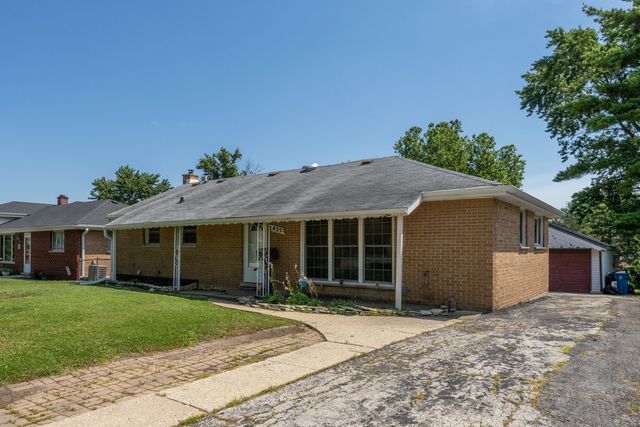 425 S Clarendon Avenue, Addison, IL 60101