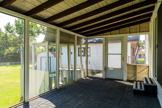 425 S Clarendon Avenue, Addison, IL 60101