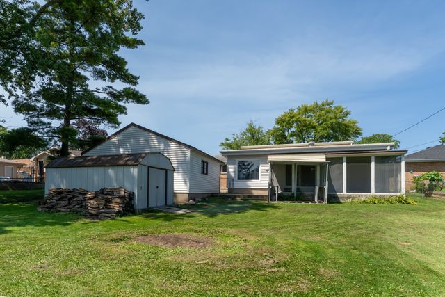 425 S Clarendon Avenue, Addison, IL 60101