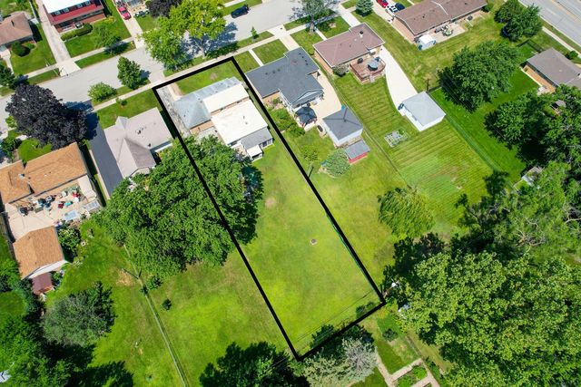 425 S Clarendon Avenue, Addison, IL 60101