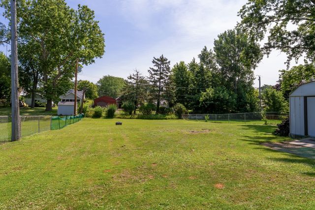 425 S Clarendon Avenue, Addison, IL 60101
