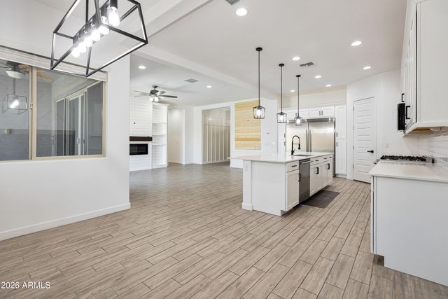 18868 W LAUREL Lane, Surprise, AZ 85388