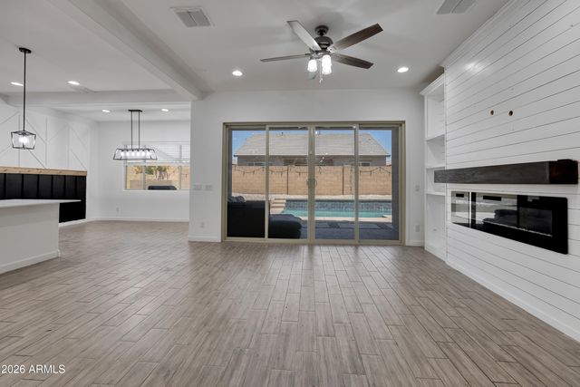 18868 W LAUREL Lane, Surprise, AZ 85388