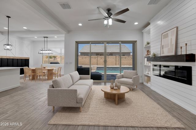 18868 W LAUREL Lane, Surprise, AZ 85388