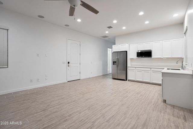 18868 W LAUREL Lane, Surprise, AZ 85388