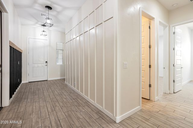 18868 W LAUREL Lane, Surprise, AZ 85388