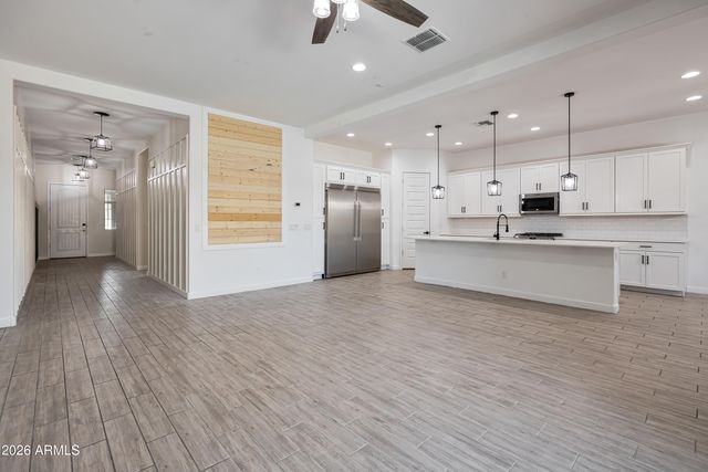 18868 W LAUREL Lane, Surprise, AZ 85388