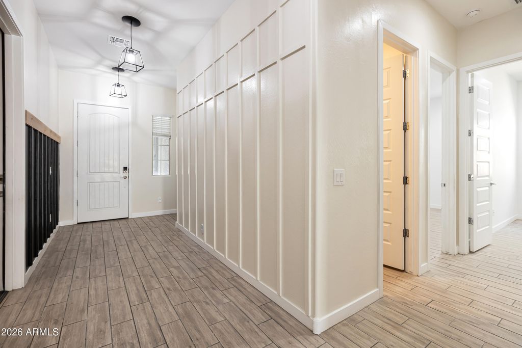 18868 W LAUREL Lane, Surprise, AZ 85388 — photo 5