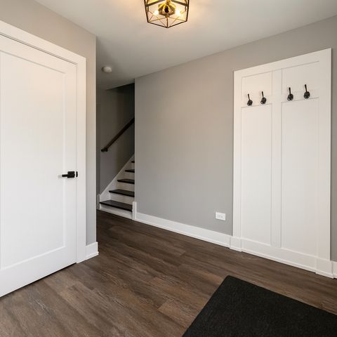 7822 W 99th Place, Palos Hills, IL 60465