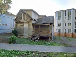 2531 Gilman Drive W, Seattle, WA 98199