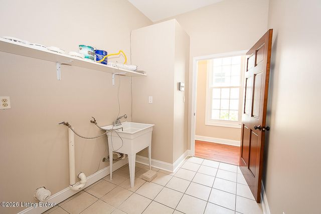 1061 E Kentucky St, Louisville, KY 40204