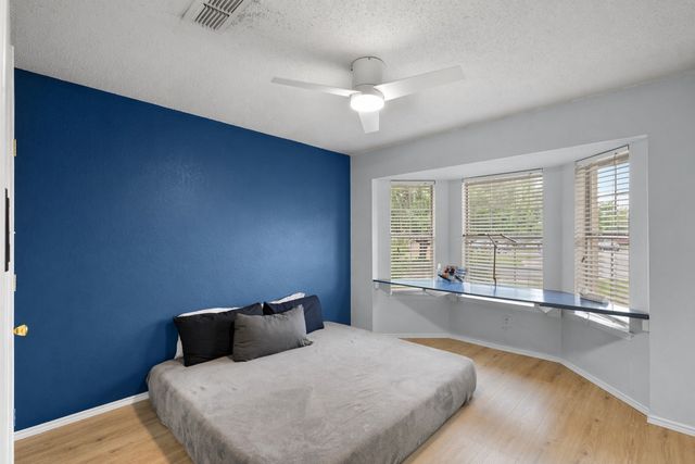 101 Saint James Court, Rhome, TX 76078