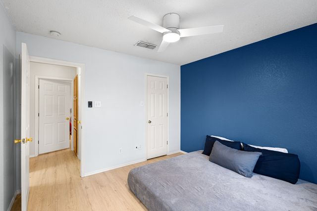 101 Saint James Court, Rhome, TX 76078