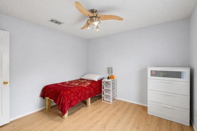 101 Saint James Court, Rhome, TX 76078