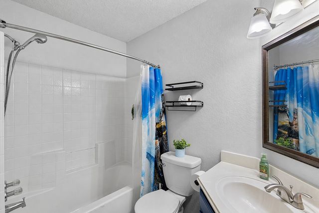 101 Saint James Court, Rhome, TX 76078