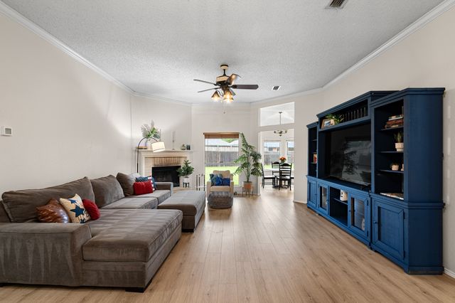 101 Saint James Court, Rhome, TX 76078