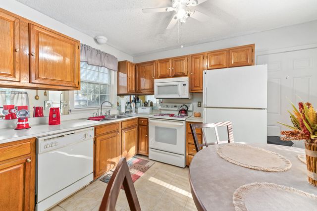 855 Springwood Circle, Mount Pleasant, SC 29464