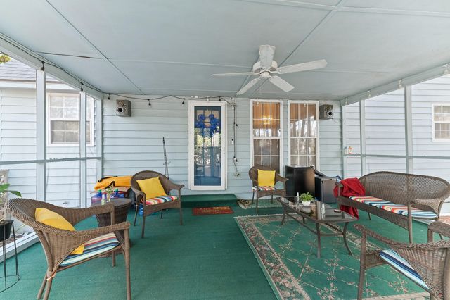 855 Springwood Circle, Mount Pleasant, SC 29464