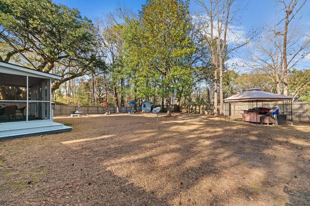 855 Springwood Circle, Mount Pleasant, SC 29464