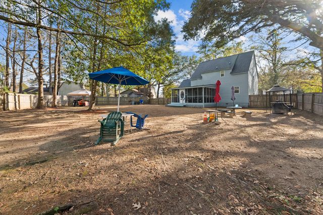 855 Springwood Circle, Mount Pleasant, SC 29464