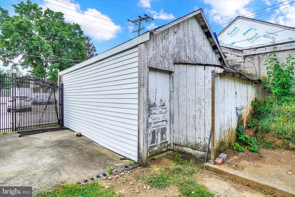 1420 W MARKET ST, York, PA 17404