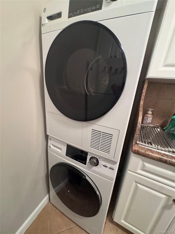 269-10 GRAND CENTRAL PARKWAY 2C, Floral Park, NY 11005