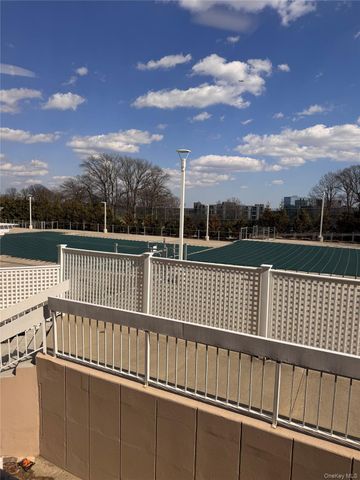 269-10 GRAND CENTRAL PARKWAY 2C, Floral Park, NY 11005