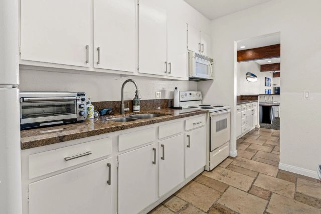 423 S Sierra Avenue 170, Solana Beach, CA 92075