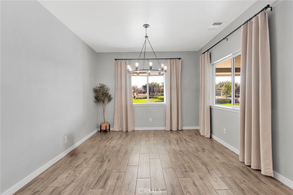 Image 12 of property listing at 9177 Taylor Way, Phelan, CA 92344