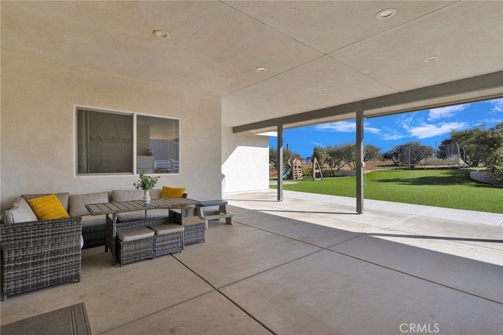 Image 30 of property listing at 9177 Taylor Way, Phelan, CA 92344