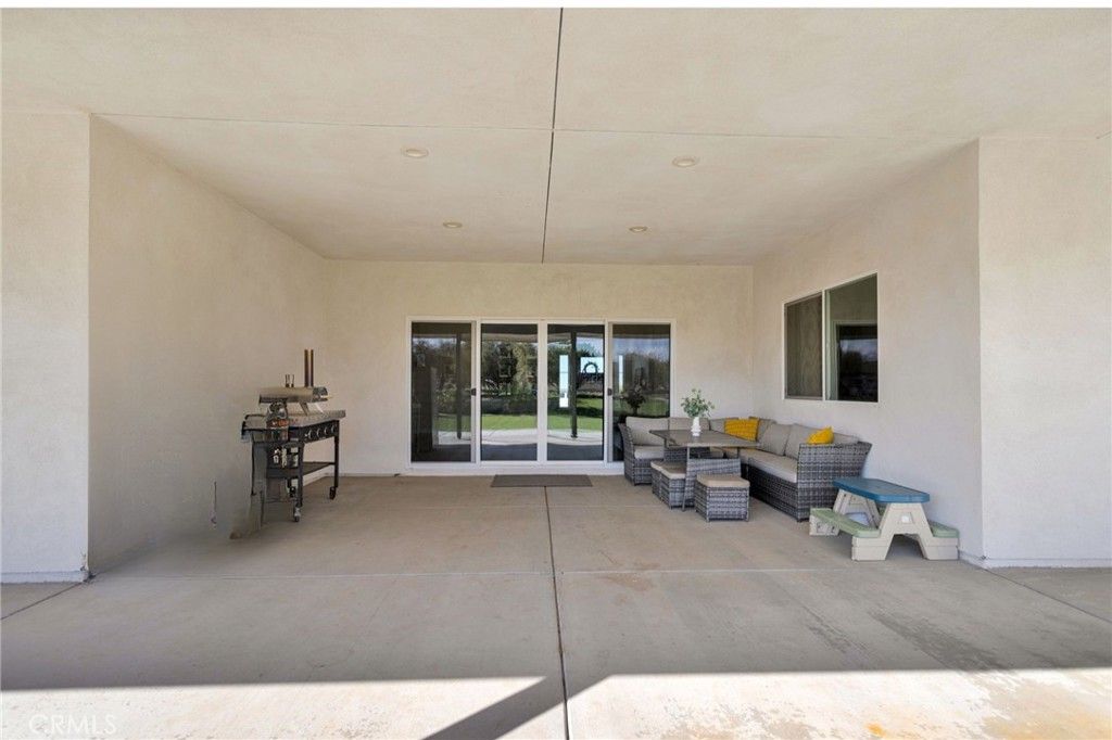 Image 31 of property listing at 9177 Taylor Way, Phelan, CA 92344