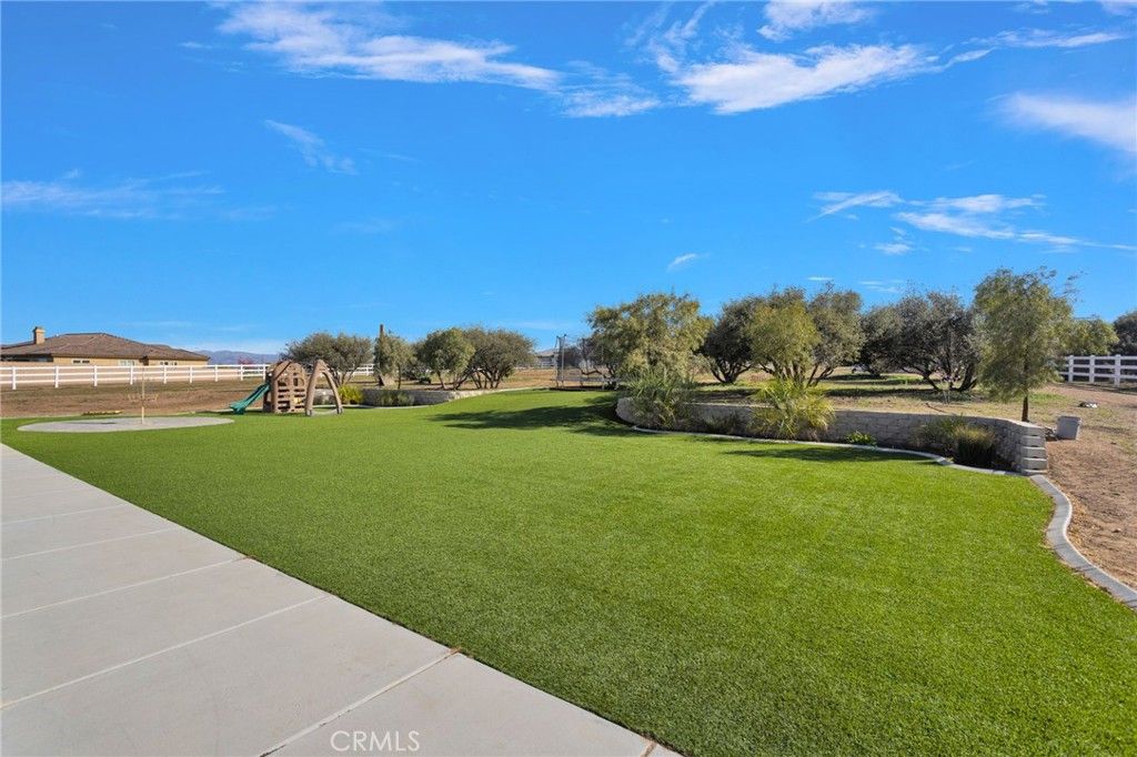 Image 32 of property listing at 9177 Taylor Way, Phelan, CA 92344