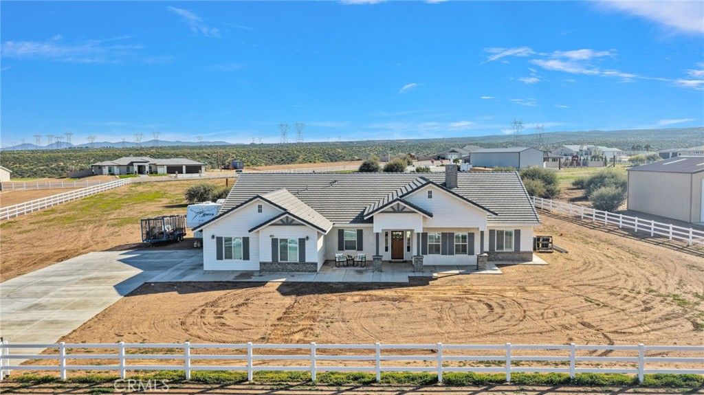 Image 37 of property listing at 9177 Taylor Way, Phelan, CA 92344