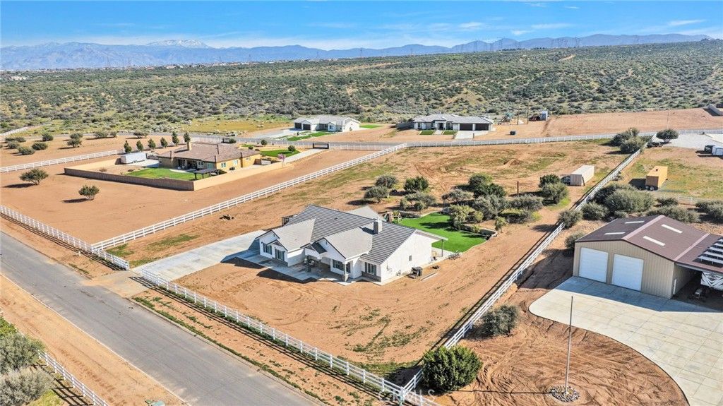 Image 39 of property listing at 9177 Taylor Way, Phelan, CA 92344