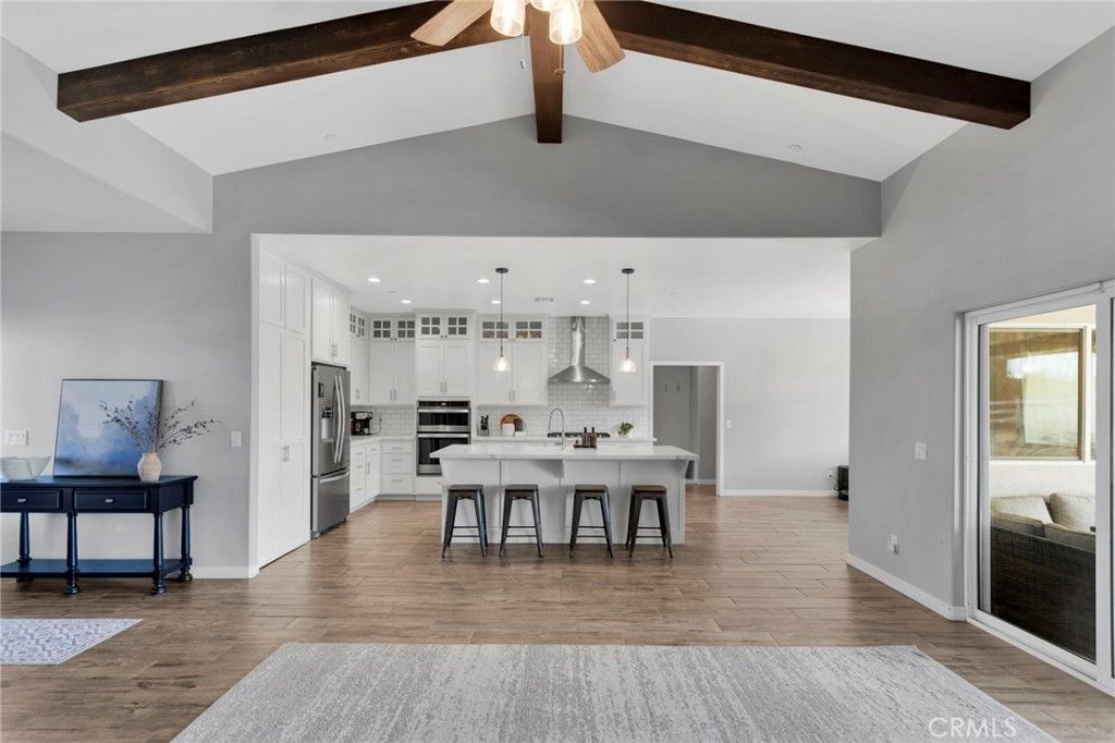 Image 4 of property listing at 9177 Taylor Way, Phelan, CA 92344