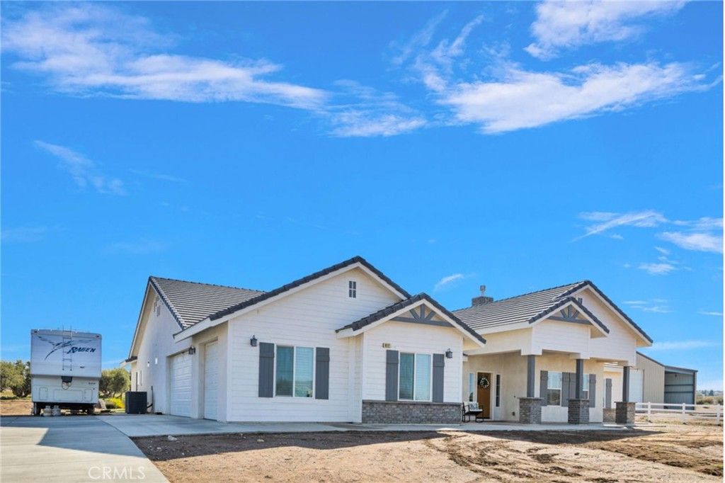 Image 46 of property listing at 9177 Taylor Way, Phelan, CA 92344