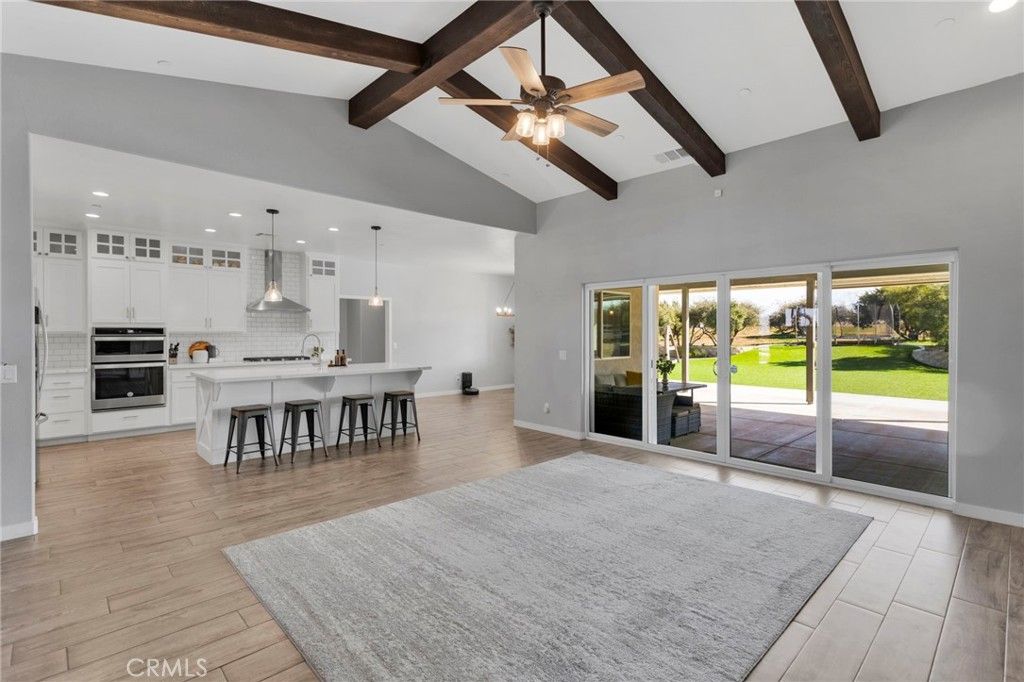 Image 5 of property listing at 9177 Taylor Way, Phelan, CA 92344