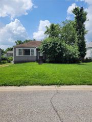 8138 Blanchard Drive, St Louis, MO 63134