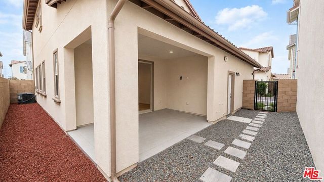 6972 Calla Lily Drive, Fontana, CA 92336