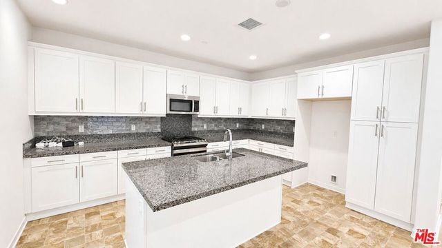 6972 Calla Lily Drive, Fontana, CA 92336