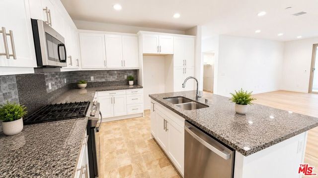 6972 Calla Lily Drive, Fontana, CA 92336