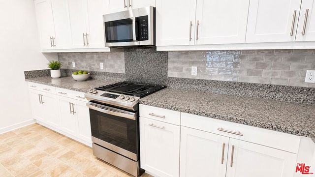 6972 Calla Lily Drive, Fontana, CA 92336