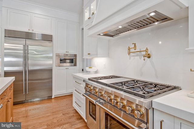 5231 32ND ST N, Arlington, VA 22207