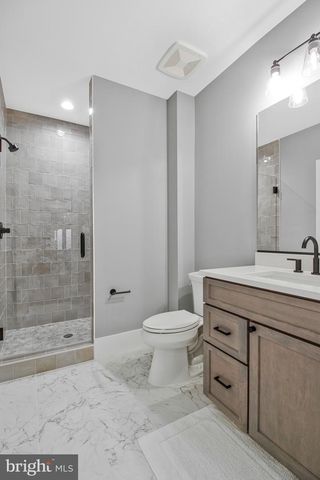 5231 32ND ST N, Arlington, VA 22207