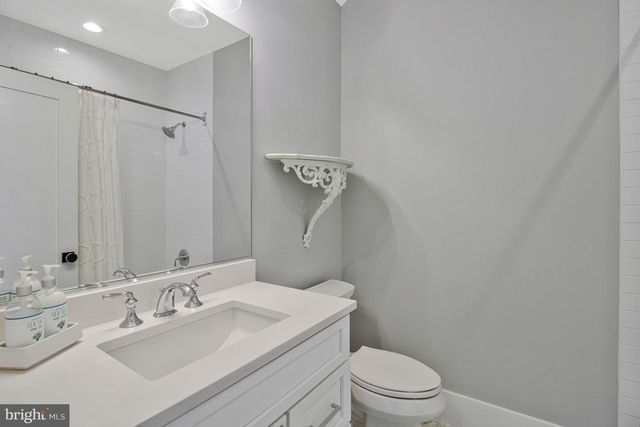 5231 32ND ST N, Arlington, VA 22207