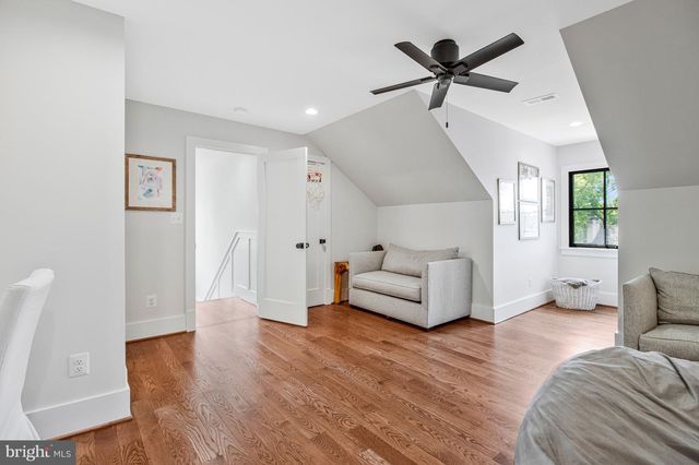 5231 32ND ST N, Arlington, VA 22207